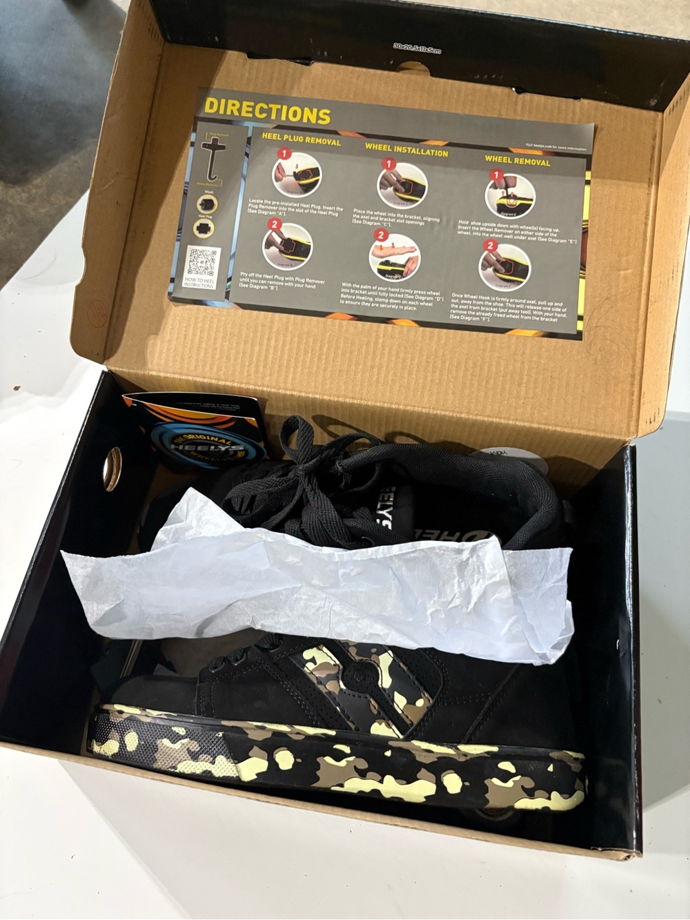 Heelys Black Shoes with Yellow Camouflage Accent